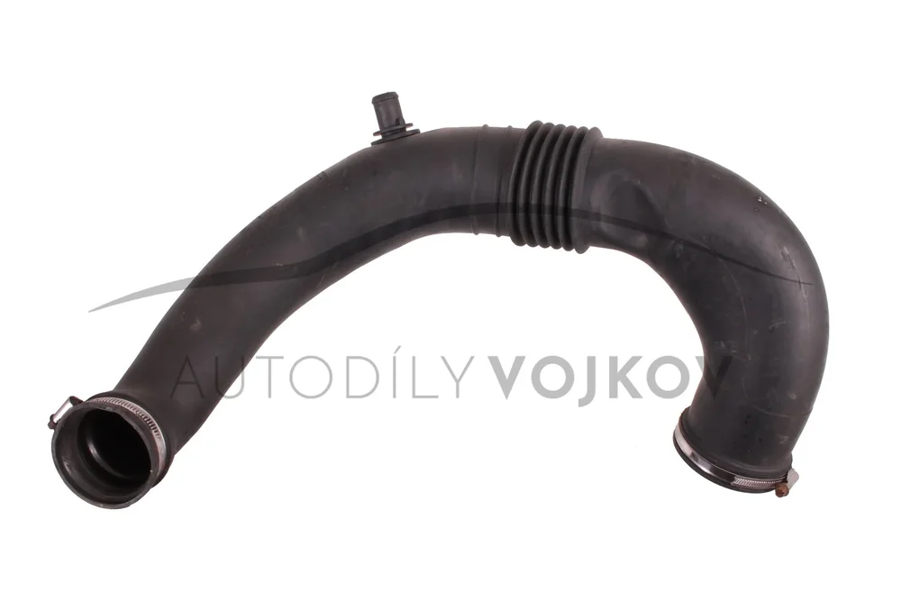 Hadice sání od filtrboxu k turbu 1350800080 v:30421 Hadice sání od filtrboxu k turbu 1350800080 v:30421
